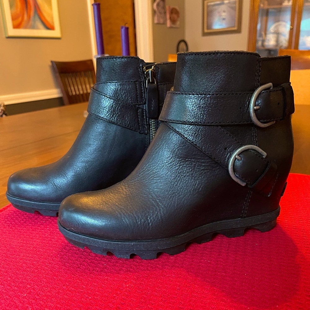 Sorel Wedge boots, size 7.5